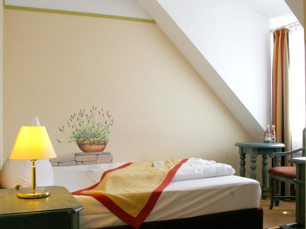 Hotel Speeter Weisenheim am Berg Luaran gambar