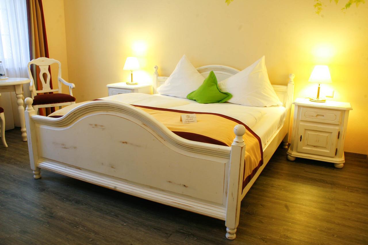 Hotel Speeter Weisenheim am Berg Luaran gambar